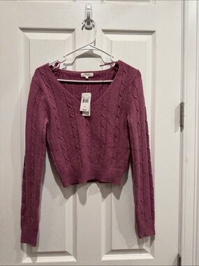Cable-Knit V-Neck Sweater in Mauve Pink